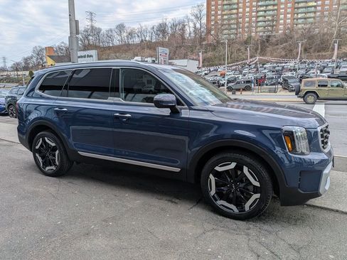 Certified 2024 Kia Telluride S w/ S Sunroof Package image 5