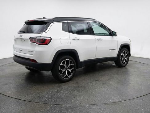 Used 2025 Jeep Compass Limited AWD/4WD image 9