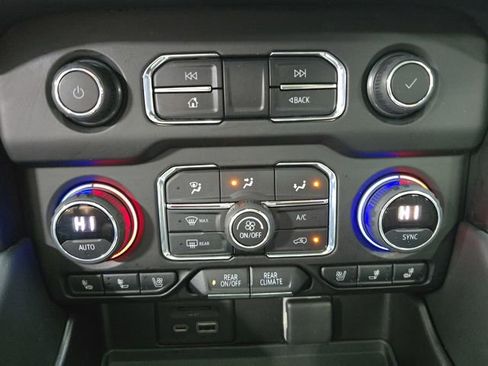 Used 2021 Chevrolet Tahoe High Country w/ Premium Package AWD/4WD image 24