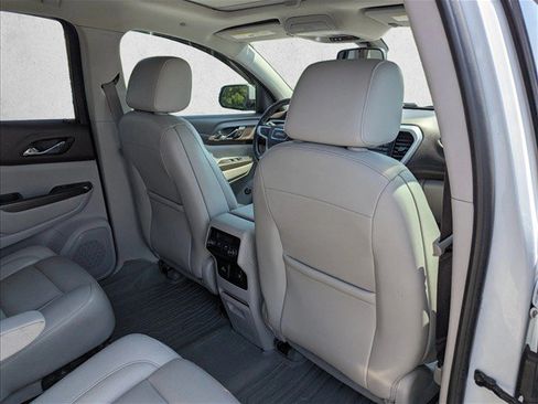 Used 2019 GMC Acadia SLT w/ LPO, Floor Liner Package FWD image 29