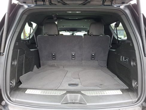 Used 2021 Chevrolet Suburban Premier image 32