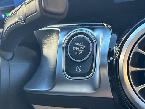 New 2025 Mercedes-Benz GLB 250 4MATIC image 28