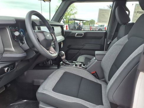 New 2025 Ford Bronco Base image 10