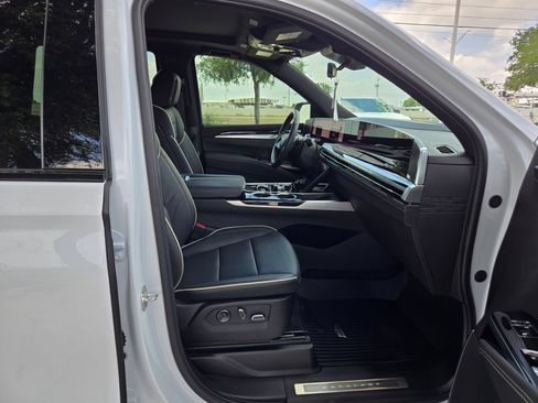 Certified 2026 Cadillac Escalade Sport AWD/4WD image 25