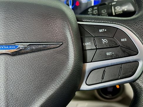 Used 2020 Chrysler Voyager LX FWD image 13