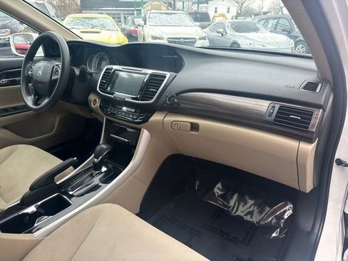 Used 2016 Honda Accord EX image 19