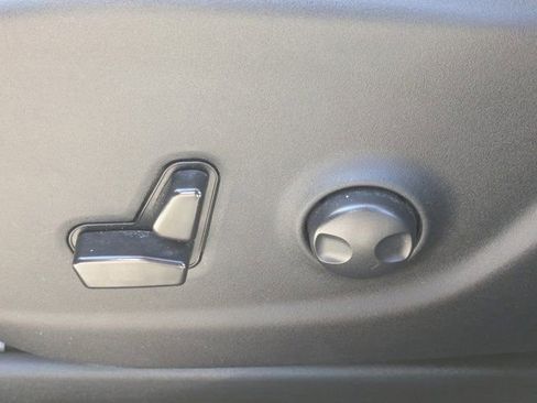 Used 2023 Jeep Cherokee Altitude Lux image 18