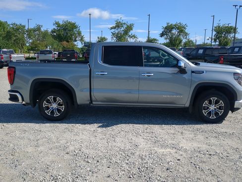 Used 2025 GMC Sierra 1500 SLT AWD/4WD image 11