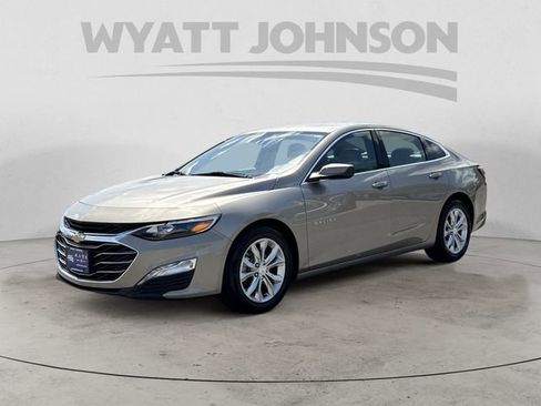 Used 2022 Chevrolet Malibu LT image 1