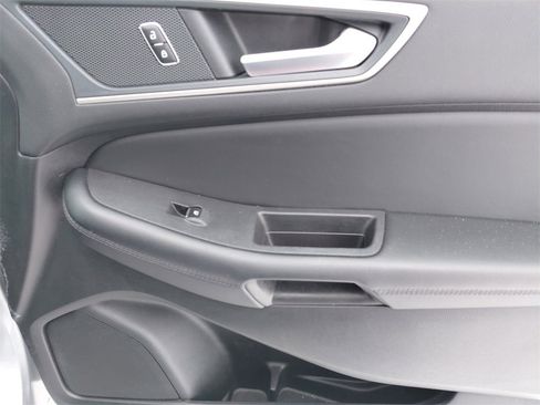 Used 2024 Ford Edge SEL image 18