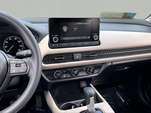 Certified 2025 Honda HR-V LX image 9