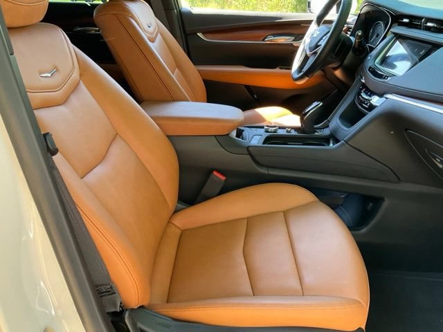 Used 2026 Cadillac XT5 Premium Luxury w/ LPO, ONYX Package FWD image 23