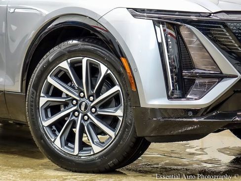 New 2025 Cadillac Lyriq Sport image 3