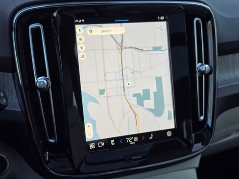 Certified 2023 Volvo XC40 B5 Ultimate w/ Protection Package Premier image 32