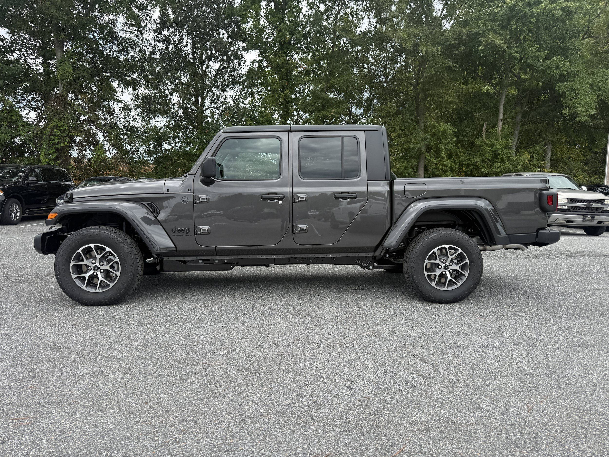 New 2027 Jeep Gladiator Sport AWD/4WD image 4