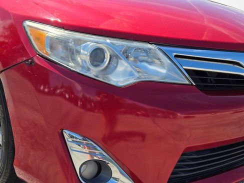 Used 2012 Toyota Camry XLE w/ Convenience Pkg FWD image 2