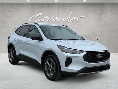 Used 2025 Ford Escape ST-Line image 2