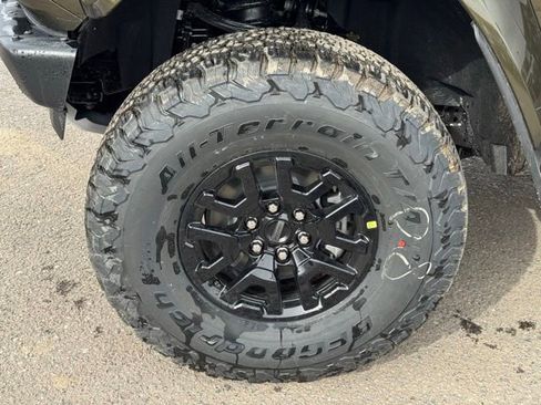 New 2025 Ford Bronco Raptor image 9