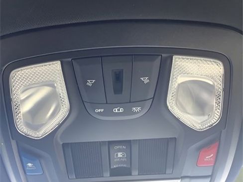 Certified 2022 RAM 1500 Big Horn image 34