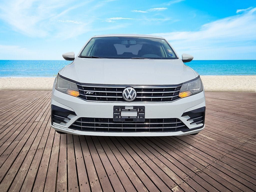 Used 2017 Volkswagen Passat 1.8T R-Line FWD image 2