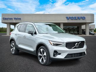New 2026 Volvo XC40 B5 Plus w/ Protection Package Premier video 1