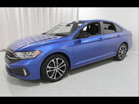 Certified 2024 Volkswagen Jetta Sport FWD image 3