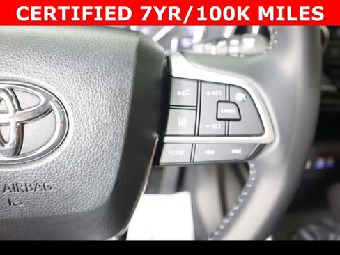 Used 2022 Toyota Highlander XSE image 23