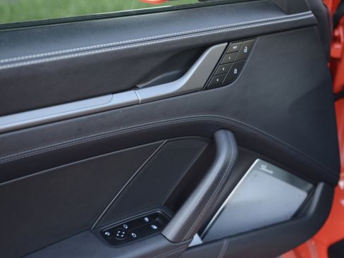 Certified 2022 Porsche 911 Targa 4S image 14