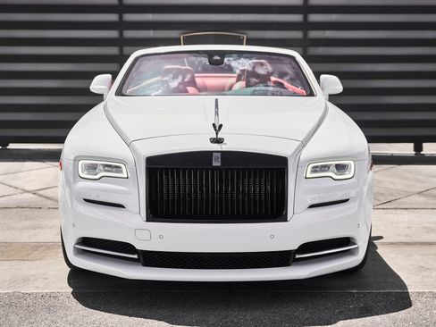 Used 2018 Rolls-Royce Dawn RWD image 16