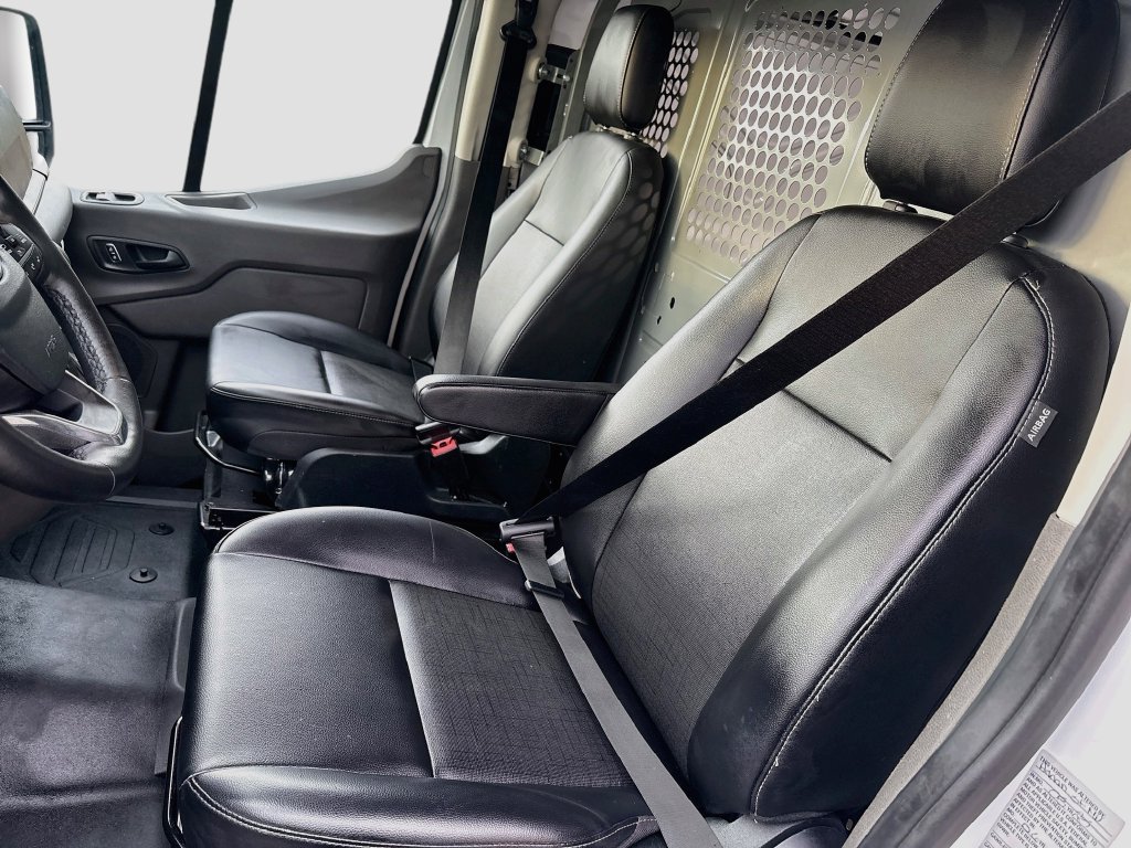 Used 2025 Ford Transit 150 Low Roof RWD image 19