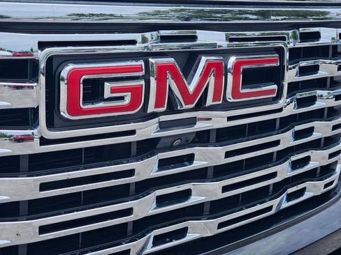 Used 2022 GMC Sierra 1500 Denali AWD/4WD image 5