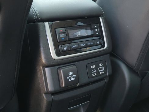 Used 2023 Subaru Ascent Touring AWD/4WD image 15