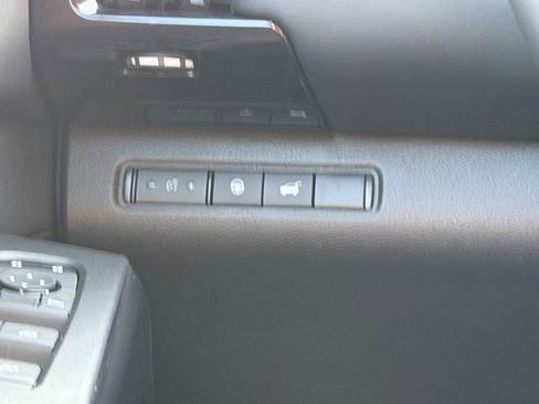 New 2026 Nissan Pathfinder SV image 23