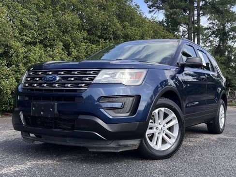 Used 2017 Ford Explorer 4WD image 2