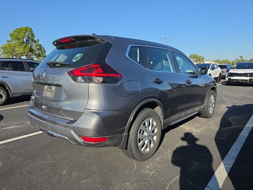Used 2020 Nissan Rogue S FWD image 17