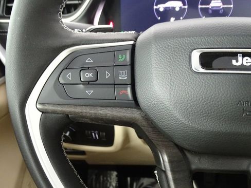 New 2025 Jeep Grand Cherokee L Limited w/ Luxury Tech Group II image 31