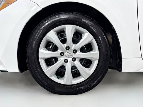 Certified 2024 Toyota Corolla LE FWD image 41