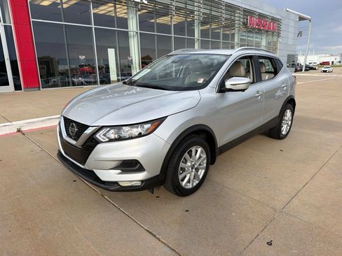 Used 2022 Nissan Rogue Sport SV w/ Technology Package AWD/4WD image 1