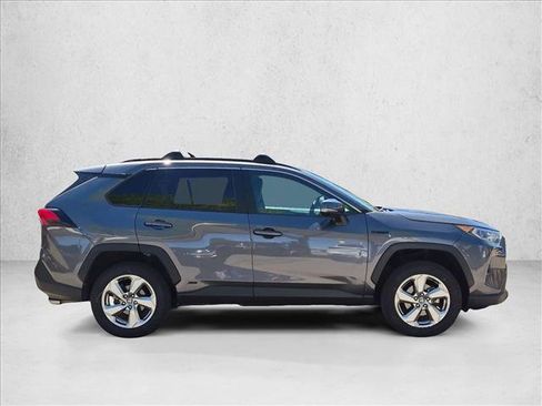Used 2021 Toyota RAV4 XLE Premium AWD/4WD image 4