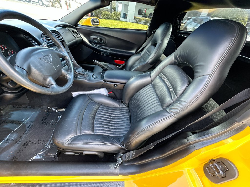 Used 2002 Chevrolet Corvette Coupe w/ Preferred Equipment Group2 RWD image 19