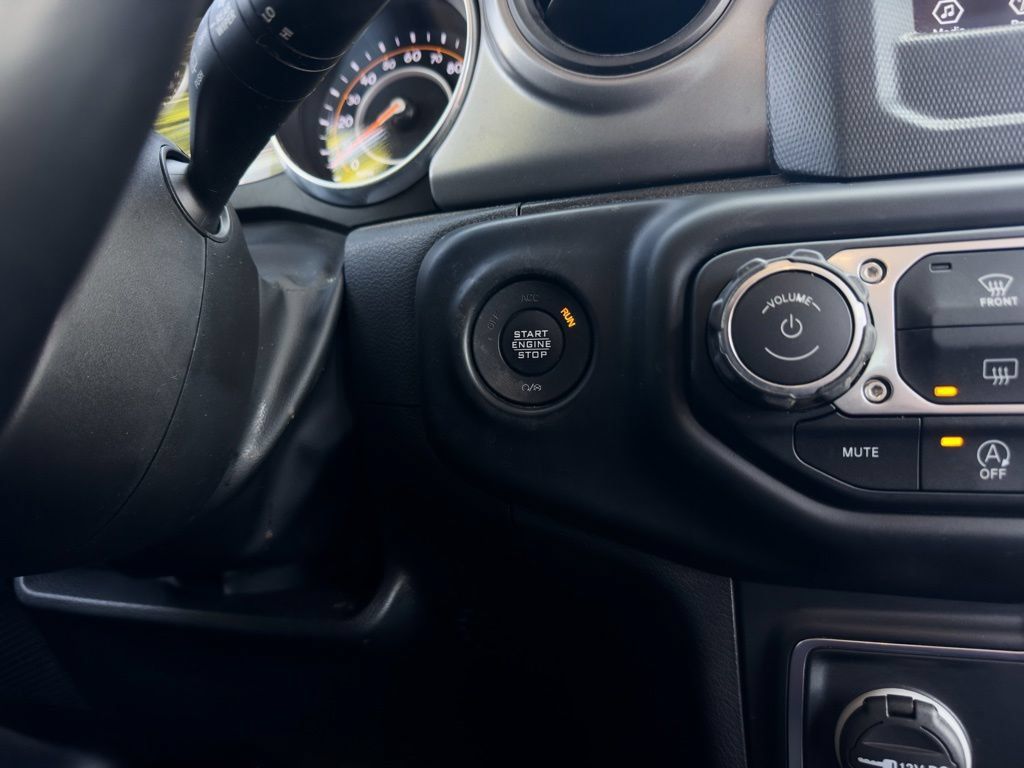 Used 2022 Jeep Wrangler Unlimited Sport AWD/4WD image 16