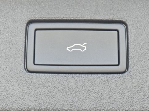 New 2026 Volkswagen Tiguan SE R-Line image 16