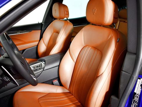 Used 2021 Maserati Levante image 33