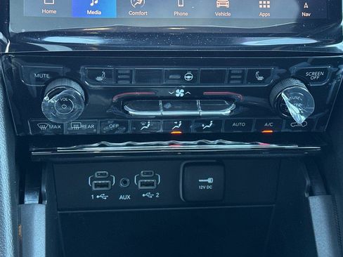 New 2025 Jeep Grand Cherokee Limited w/ MOPAR Finishing Package image 19