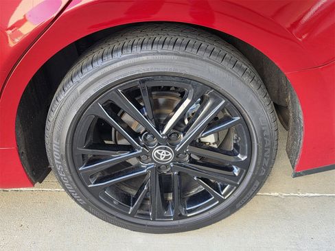 Used 2025 Toyota Camry SE image 18