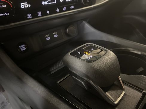 Used 2025 Nissan Rogue SV image 22