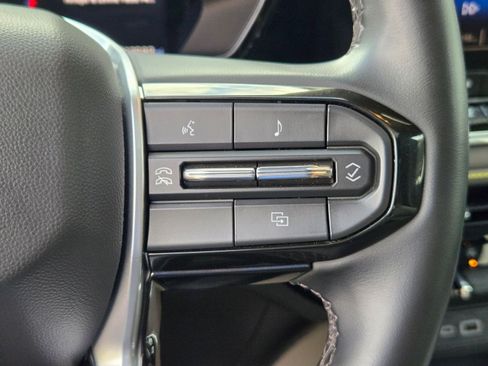 Used 2024 Chevrolet Colorado ZR2 w/ Safety Package image 14