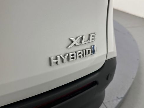 Certified 2024 Toyota Sienna XLE image 18