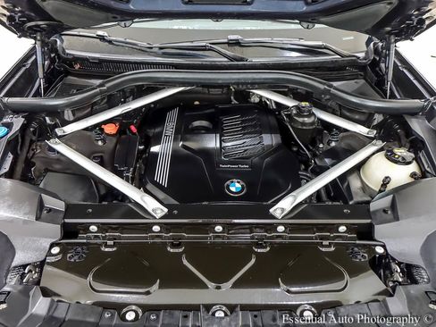 Used 2020 BMW X7 xDrive40i w/ M Sport Package AWD/4WD image 40