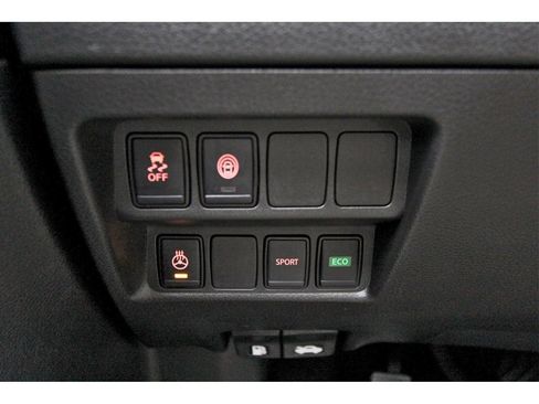 Certified 2022 Nissan Rogue Sport SV image 17